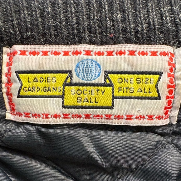 Society Ball Vintage Black and White Floral Cardigan Jacket One Size Pit 22 L 25 - Picture 12 of 15